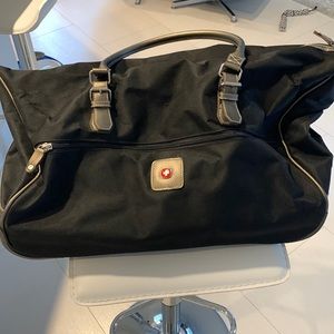 Swiss gear rolling duffel bag
